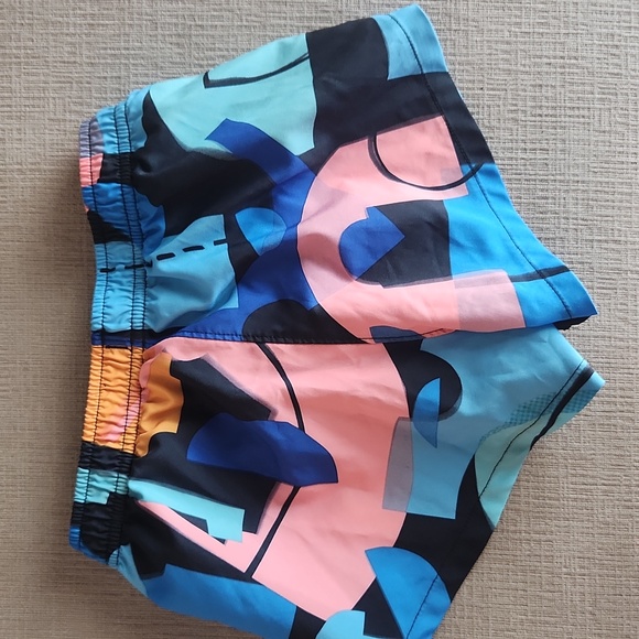 Girls athletic Adidas shorts - like new - Picture 3 of 3